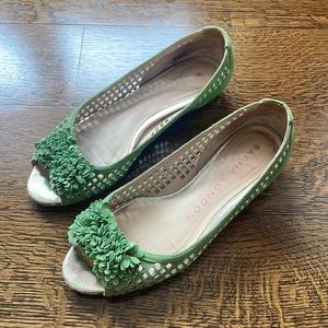Women’s size 7 flats